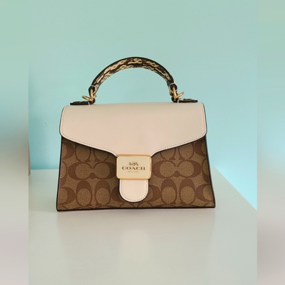 🎉HP!🎉 Coach Handbag Monogram